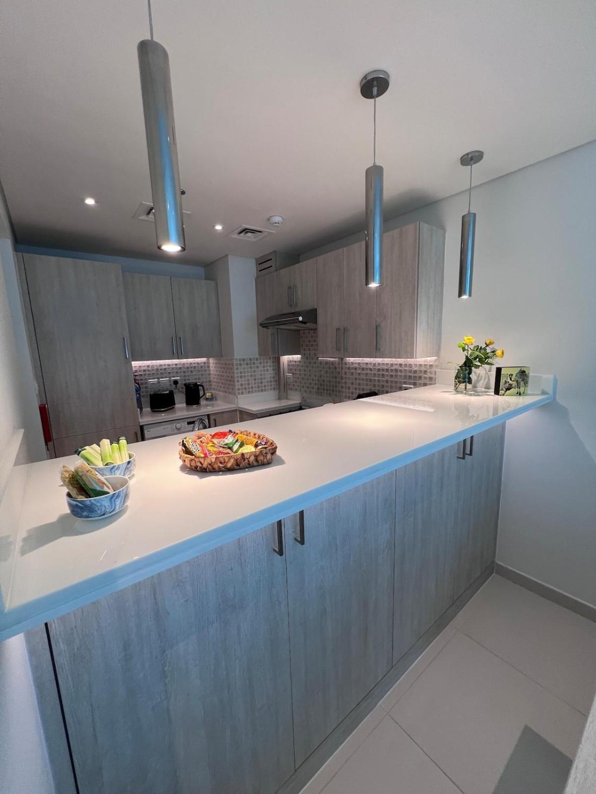 Stunning 1 Bedroom In Seven Palm Apartment *